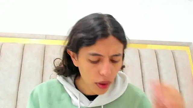 FreyaMoller online show from 04.01.26