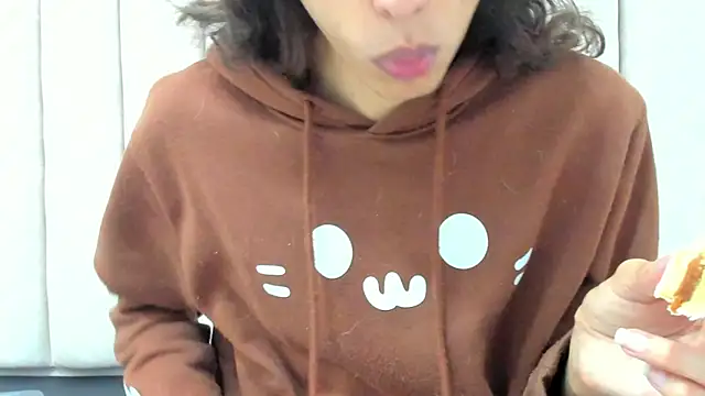 FreyaMoller online show from 04.18.26