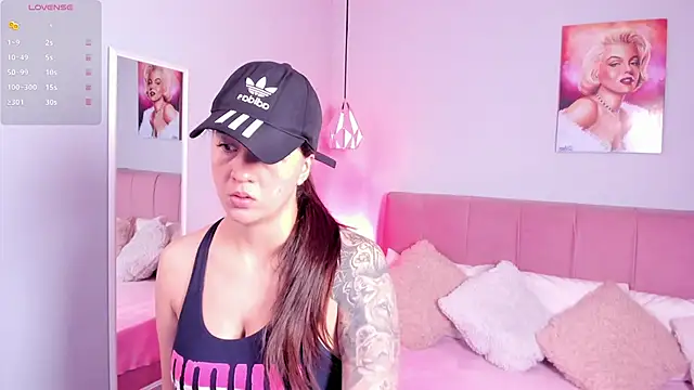 sophie alice  online show from 10.07.25