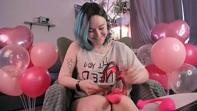 Snapshot of alisahug chatting on 12.02.25 alisahug online show from 12.02.25