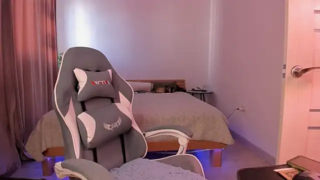 alisahug online show from 04.29.26