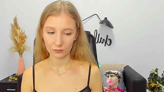 LolaWilsons online show from 01.03.25