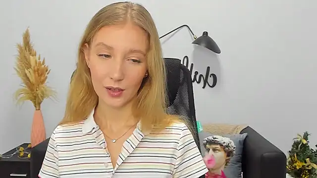 LolaWilsons online show from 01.05.25