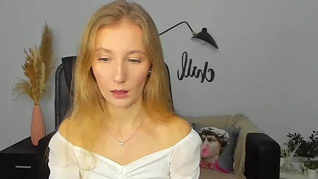 LolaWilsons online show from 01.13.25