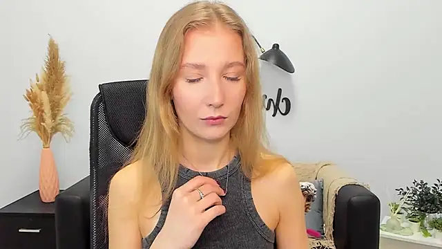 LolaWilsons online show from 01.29.25