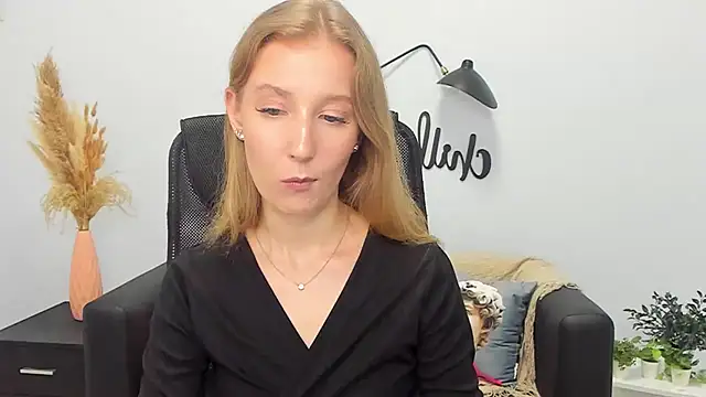 LolaWilsons online show from 03.06.25