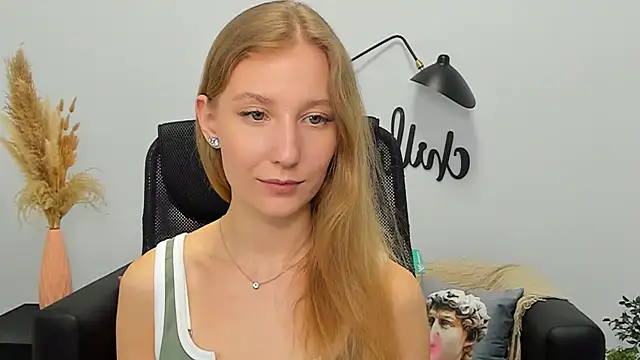 LolaWilsons online show from 03.19.25