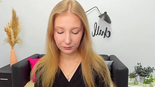 LolaWilsons online show from 12.15.25