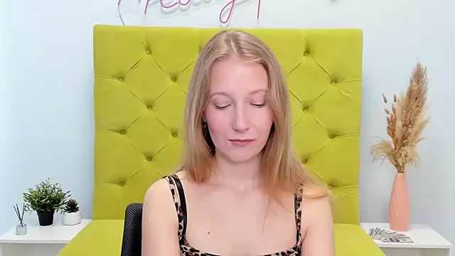 LolaWilsons online show from 04.06.26