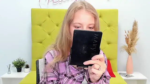 LolaWilsons online show from 05.26.26
