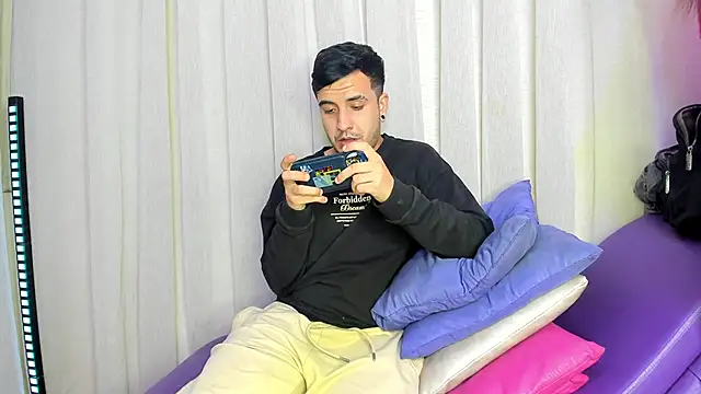 SlimLoves online show from 02.08.26