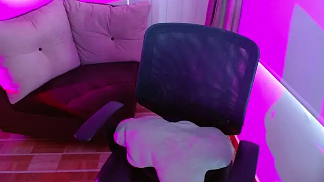 milfrousse online show from 03.06.25