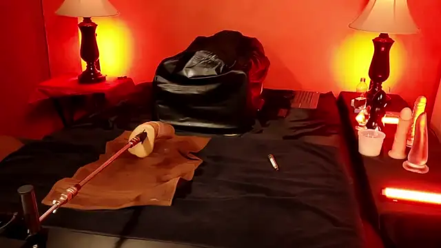 Snapshot of JenniferCD chatting on 02.24.26 JenniferCD online show from 02.24.26