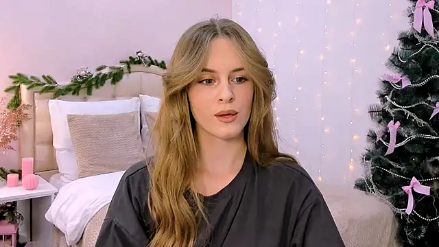 Snapshot of RozzitaBedberry chatting on 01.17.25 RozzitaBedberry online show from 01.17.25