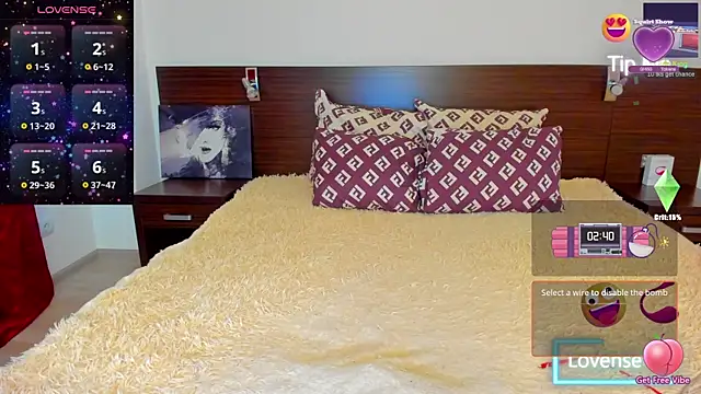 Snapshot of Hanna_Becrett17 chatting on 12.17.24 Hanna Becrett17 online show from 12.17.24