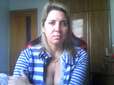 Snapshot of IrinaB1 chatting on 01.15.25 IrinaB1 online show from 01.15.25