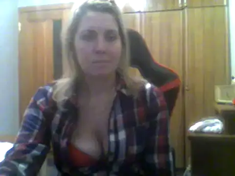 Snapshot of IrinaB1 chatting on 01.17.25 IrinaB1 online show from 01.17.25