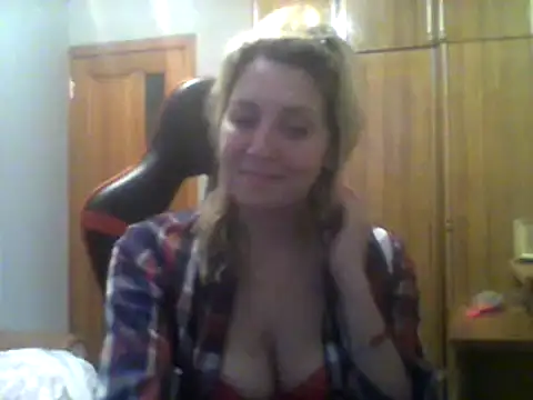 Snapshot of IrinaB1 chatting on 01.19.25 IrinaB1 online show from 01.19.25