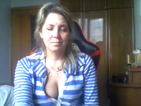 Snapshot of IrinaB1 chatting on 02.05.25 IrinaB1 online show from 02.05.25