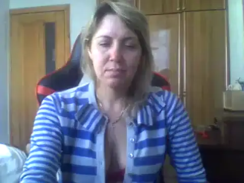 Snapshot of IrinaB1 chatting on 02.08.25 IrinaB1 online show from 02.08.25