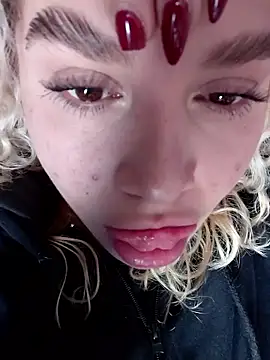 Haelycute online show from 04.16.26