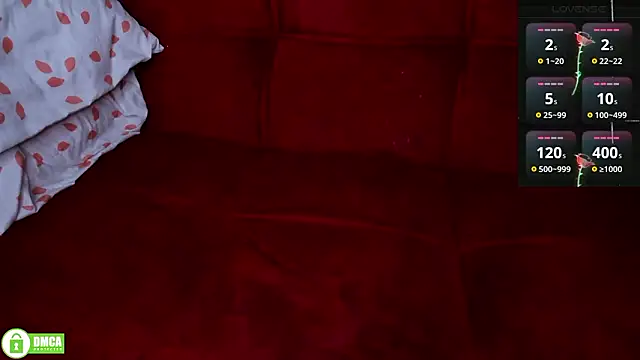 Snapshot of ohpetitemuse chatting on 03.14.26 ohpetitemuse online show from 03.14.26