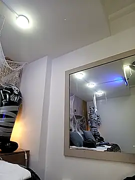 IsisBlake online show from 10.31.25