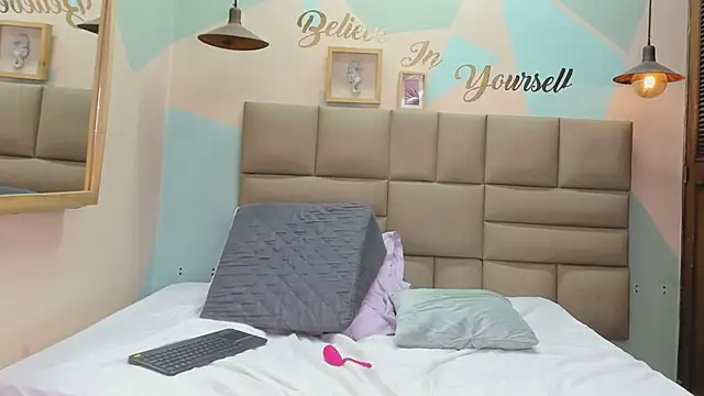 lilybaudyn  online show from 03.21.25