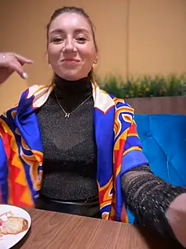 Snapshot of Crazy-Rosa chatting on 12.25.24 Crazy-Rosa online show from 12.25.24