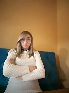 Snapshot of Crazy-Rosa chatting on 01.11.25 Crazy-Rosa online show from 01.11.25