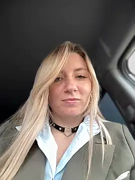 Snapshot of Crazy-Rosa chatting on 03.07.25 Crazy-Rosa online show from 03.07.25