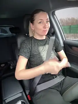 Snapshot of Crazy-Rosa chatting on 03.08.25 Crazy-Rosa online show from 03.08.25