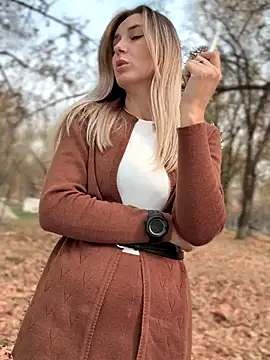 Snapshot of Crazy-Rosa chatting on 10.28.25 Crazy-Rosa online show from 10.28.25