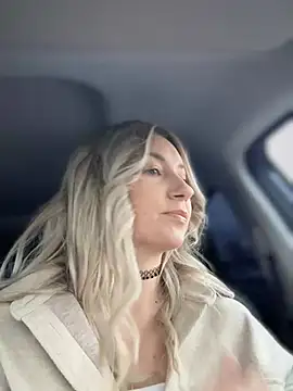 Snapshot of Crazy-Rosa chatting on 02.21.26 Crazy-Rosa online show from 02.21.26