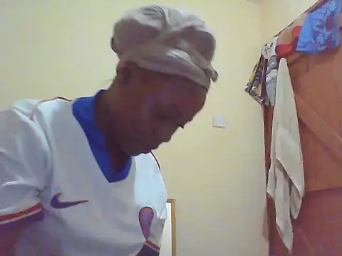 EBONYVANILLA02 online show from 11.20.25