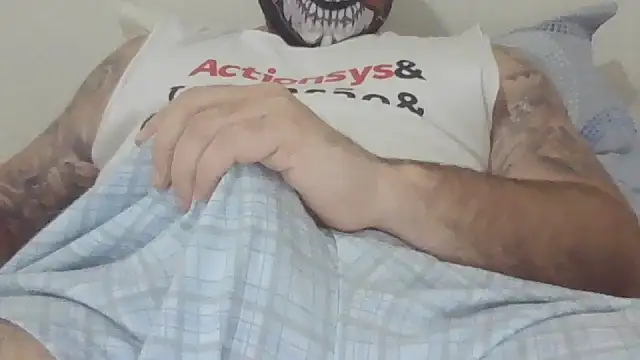 Snapshot of LorddVikingg chatting on 11.30.25 LorddVikingg online show from 11.30.25