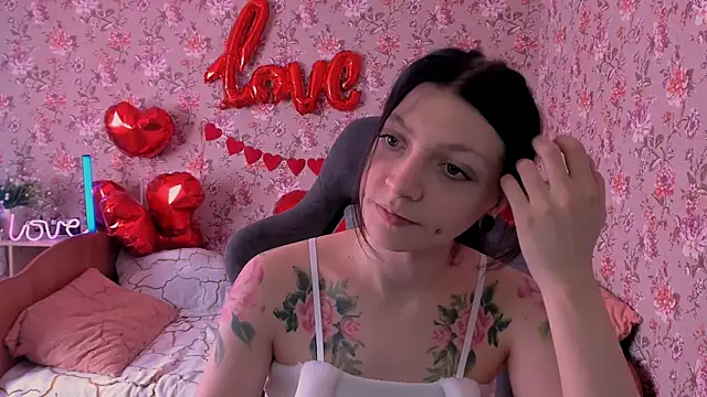 Lolly Haze online show from 02.13.26