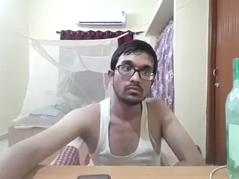 Snapshot of THE_NAKED_BOY chatting on 10.01.25 THE NAKED BOY online show from 10.01.25