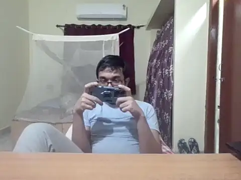 Snapshot of THE_NAKED_BOY chatting on 10.08.25 THE NAKED BOY online show from 10.08.25