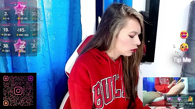 Snapshot of sweetlittlelisa chatting on 12.02.24 sweetlittlelisa online show from 12.02.24