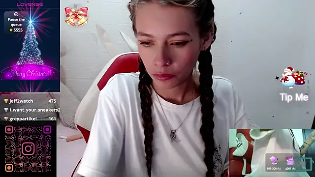 Snapshot of sweetlittlelisa chatting on 12.10.24 sweetlittlelisa online show from 12.10.24