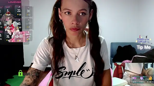 Snapshot of sweetlittlelisa chatting on 03.06.25 sweetlittlelisa online show from 03.06.25