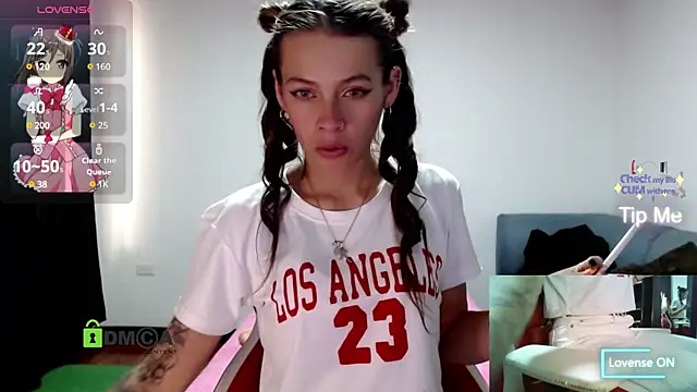 Snapshot of sweetlittlelisa chatting on 03.09.25 sweetlittlelisa online show from 03.09.25