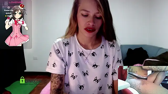 Snapshot of sweetlittlelisa chatting on 03.10.25 sweetlittlelisa online show from 03.10.25