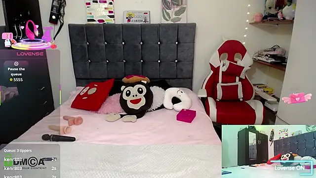 Snapshot of sweetlittlelisa chatting on 09.12.25 sweetlittlelisa online show from 09.12.25