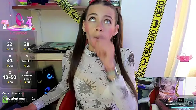 Snapshot of sweetlittlelisa chatting on 10.05.25 sweetlittlelisa online show from 10.05.25