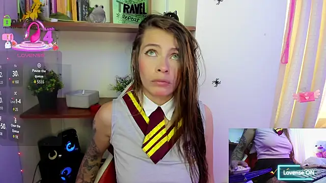 Snapshot of sweetlittlelisa chatting on 10.15.25 sweetlittlelisa online show from 10.15.25