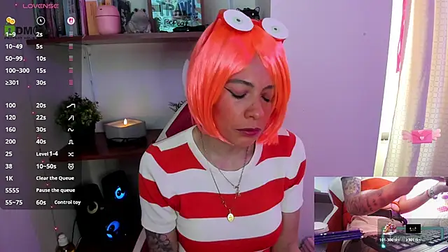 Snapshot of sweetlittlelisa chatting on 10.31.25 sweetlittlelisa online show from 10.31.25