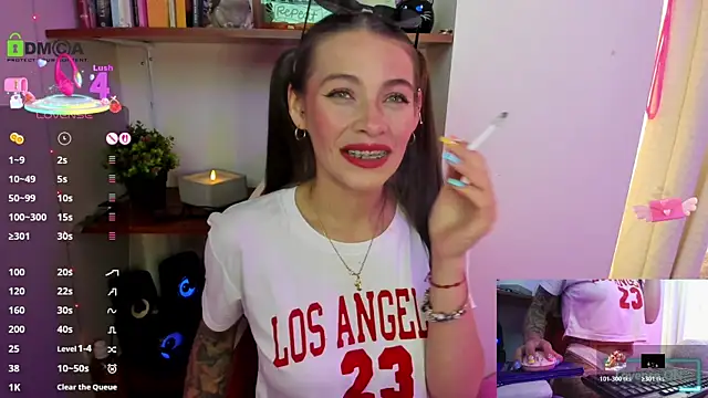 Snapshot of sweetlittlelisa chatting on 11.11.25 sweetlittlelisa online show from 11.11.25