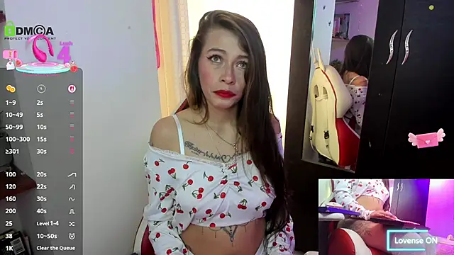 Snapshot of sweetlittlelisa chatting on 11.14.25 sweetlittlelisa online show from 11.14.25